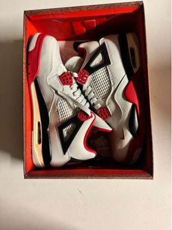 Air Jordan 4 Retro Men Size 9.5 $160