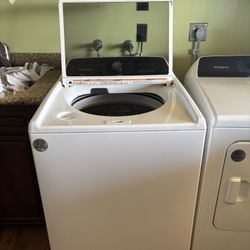 Whirlpool Electric washer and dryer