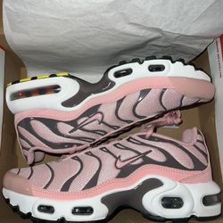 Nike AirMax PLUS ( GS ) Size 5 Youth