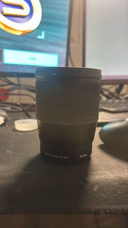 Sigma 16mm f/1.4 Lens for Sony E Black