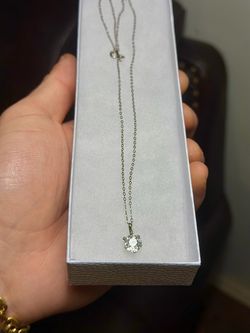Beautiful 🤩! 925 Sterling Silver Solitaire Pendant Necklace – 18.5” Delicate Chain – Elegant Jewelry !