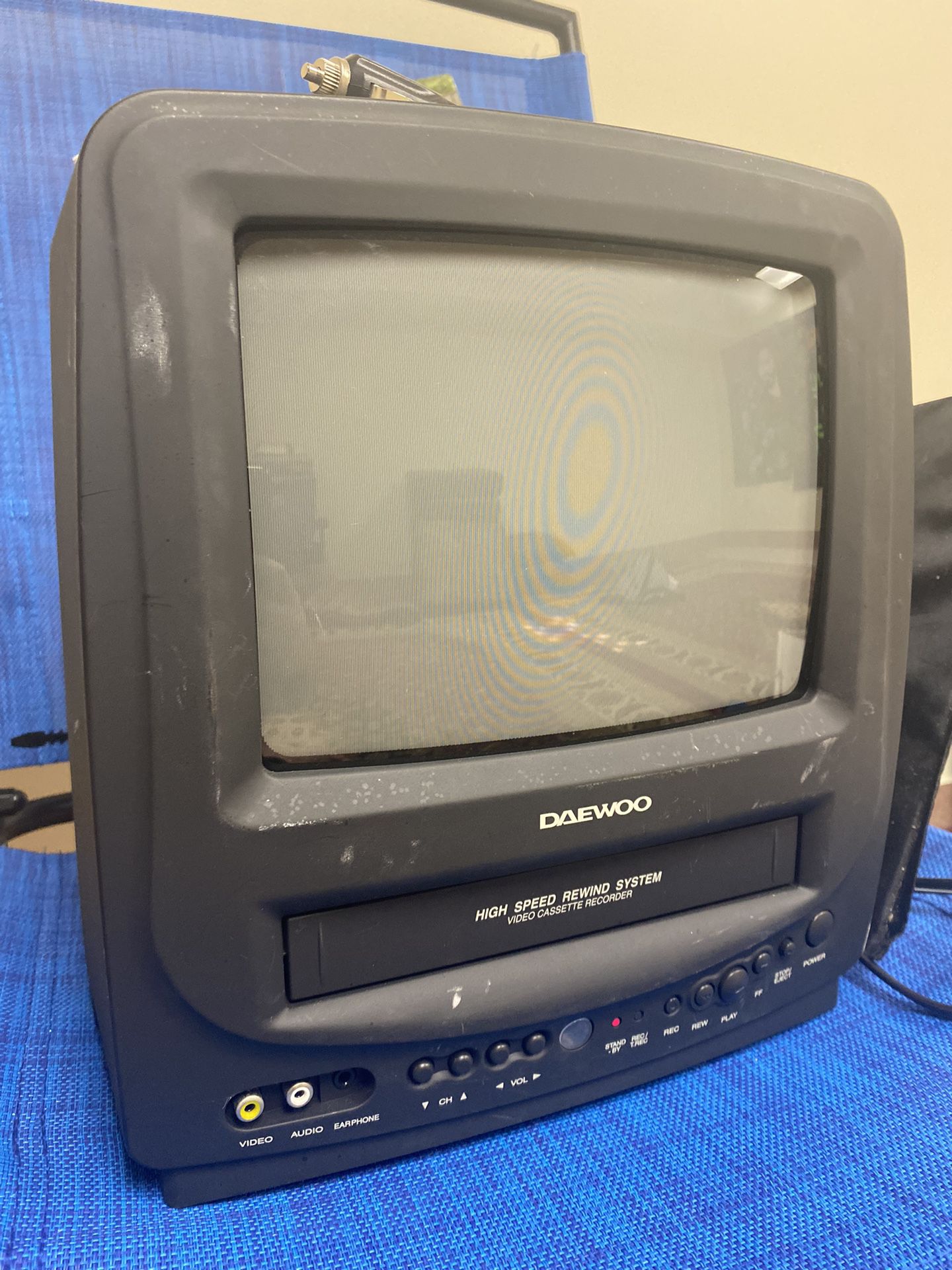 Vintage Daewoo TV/VCR