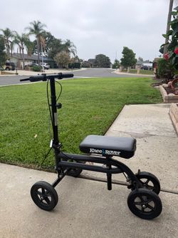 Knee scooter