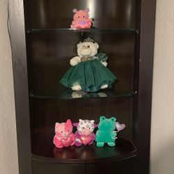 Corner shelf