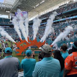 Miami Dolphins vs New England Patriots 2 Tickets $800