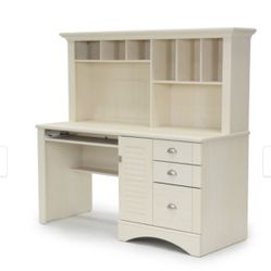 Sauder Harbor View Computer Desk With Hutch