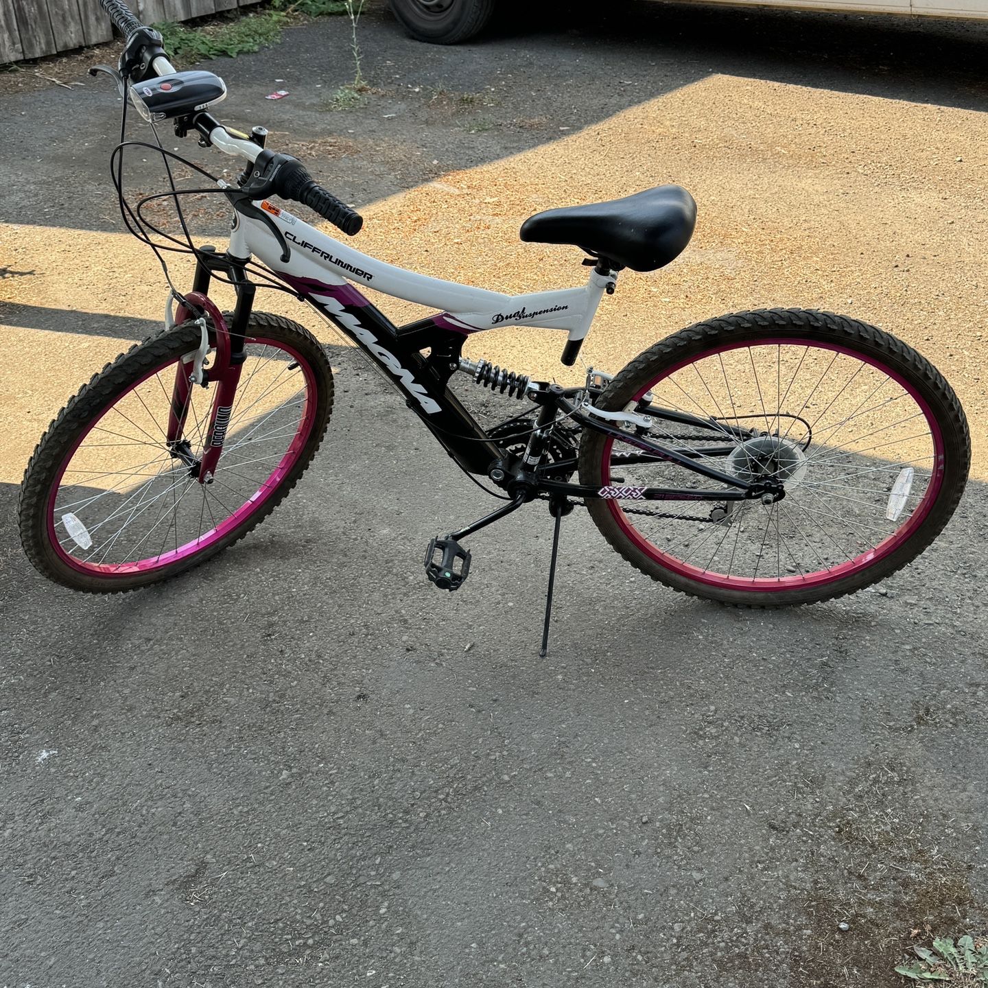 Magna Cliff Runner 26 21 Speed Dual Suspension Bik for Sale in Oregon City OR OfferUp