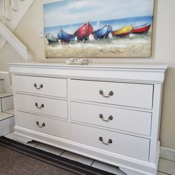 COASTER FURNITURE SOLID WOOD DRESSER EXCELLENT CONDITION DELIVERY AVAILABLE