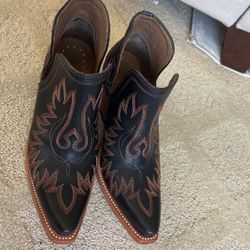 Ariat Booties Size 9.5