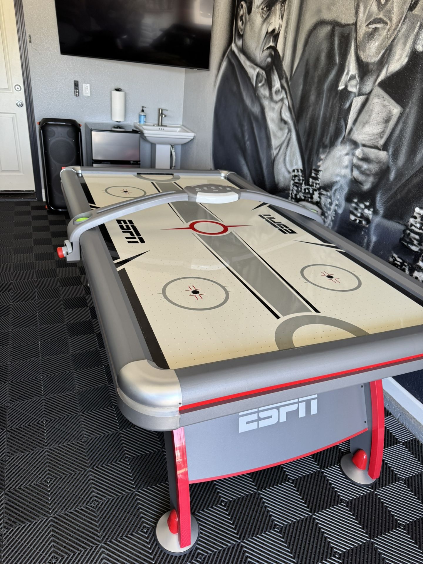 Air Hockey Table