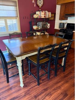 Broyhill Two-Tone Farmhouse Dining Table + 6 Chairs - Dark Wood Top