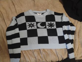 Cropped checkered sweater