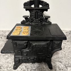 Crescent Toy Stove