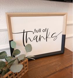 Wall Art Sign “Full of Thanks” in Black & White