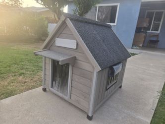 Large Outdoor Wooden Dog House / Pet House – Fully Assembled