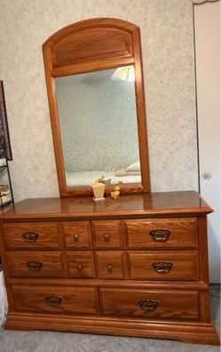 Broyhill twin bed set with 4 under bed storage drawers