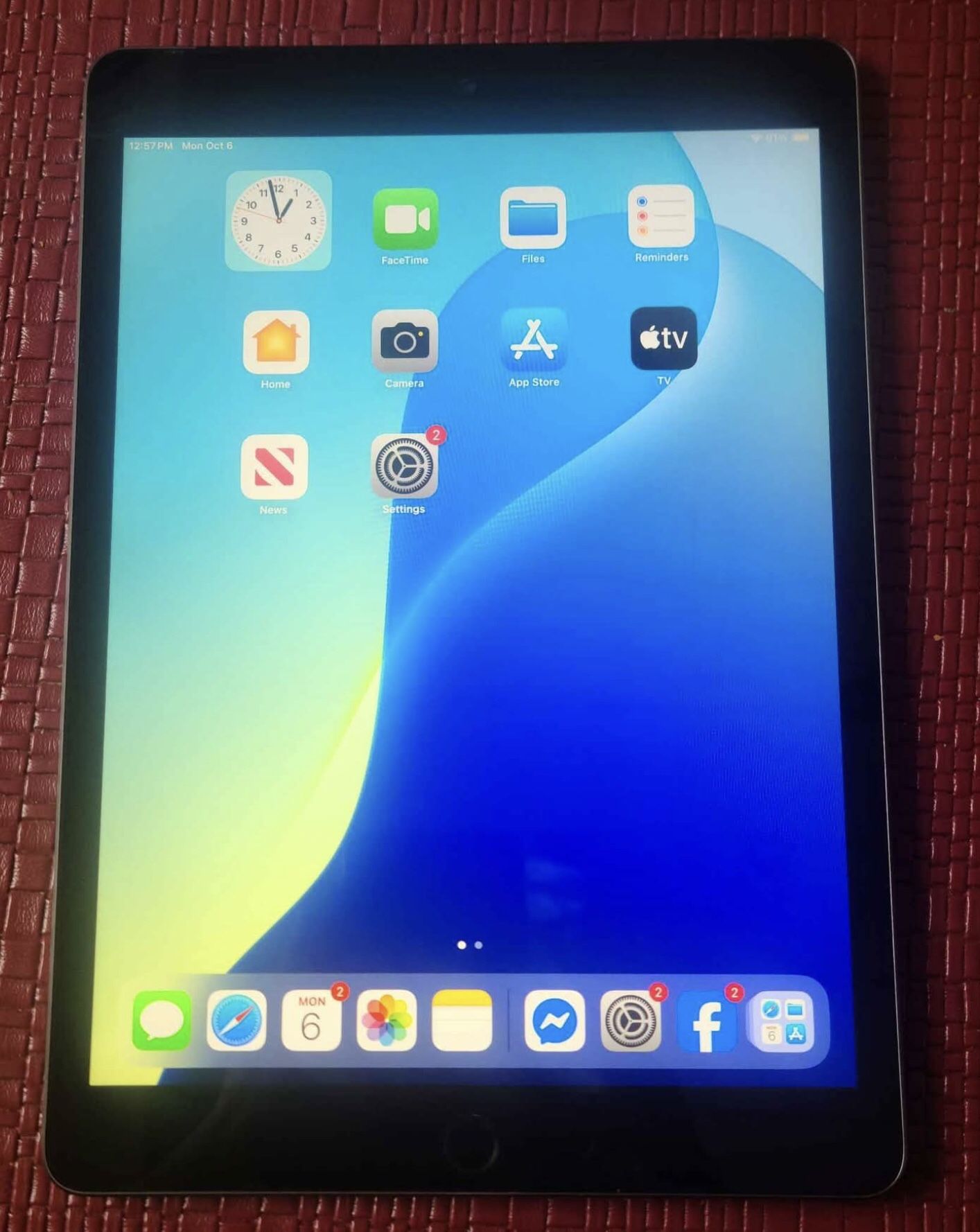Apple iPad Wi-Fi & Cellular 