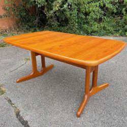 Mid Century H. P. Hensen Dining Set Made In Denmark 
