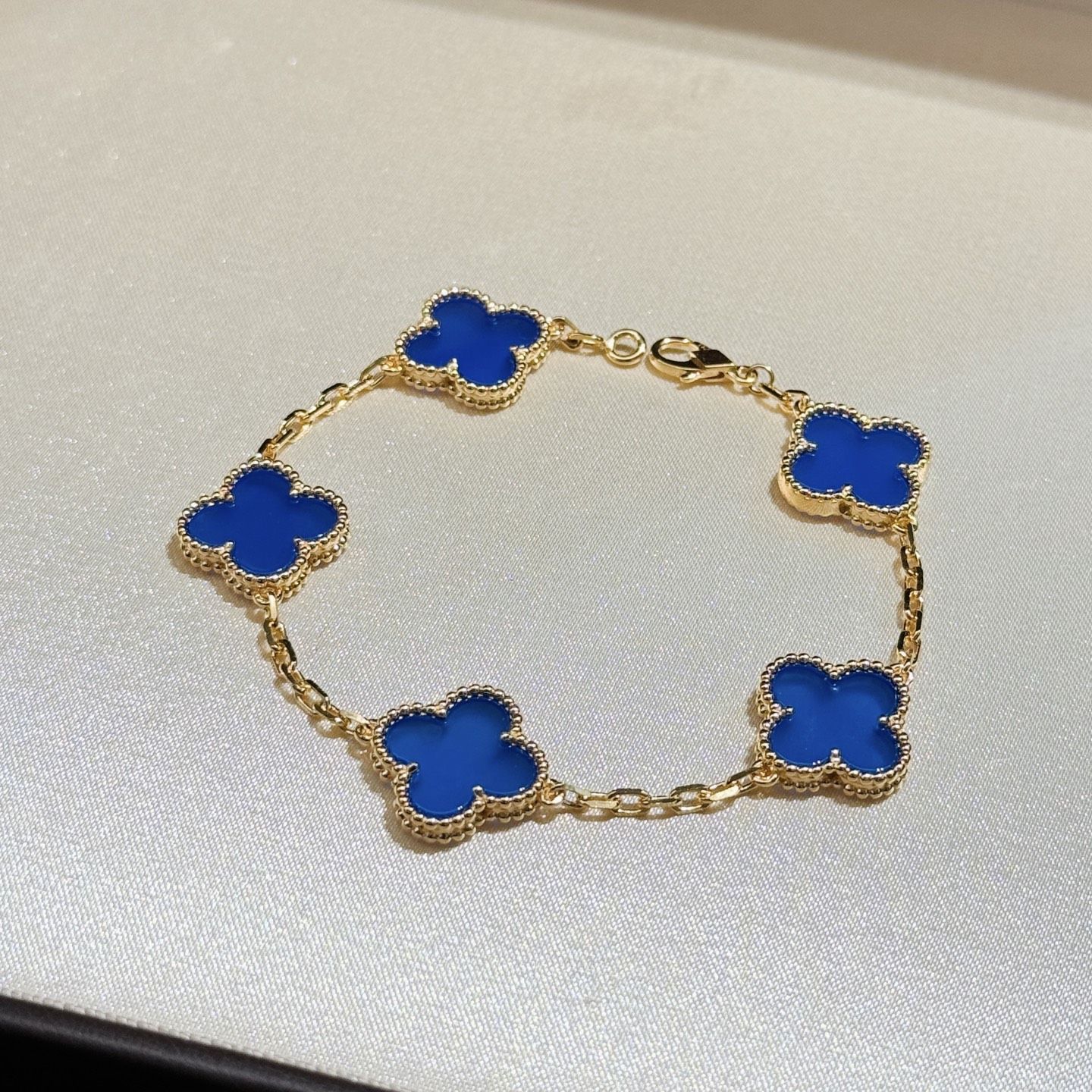 Van Cleef & Arpels Lucky Bracelet