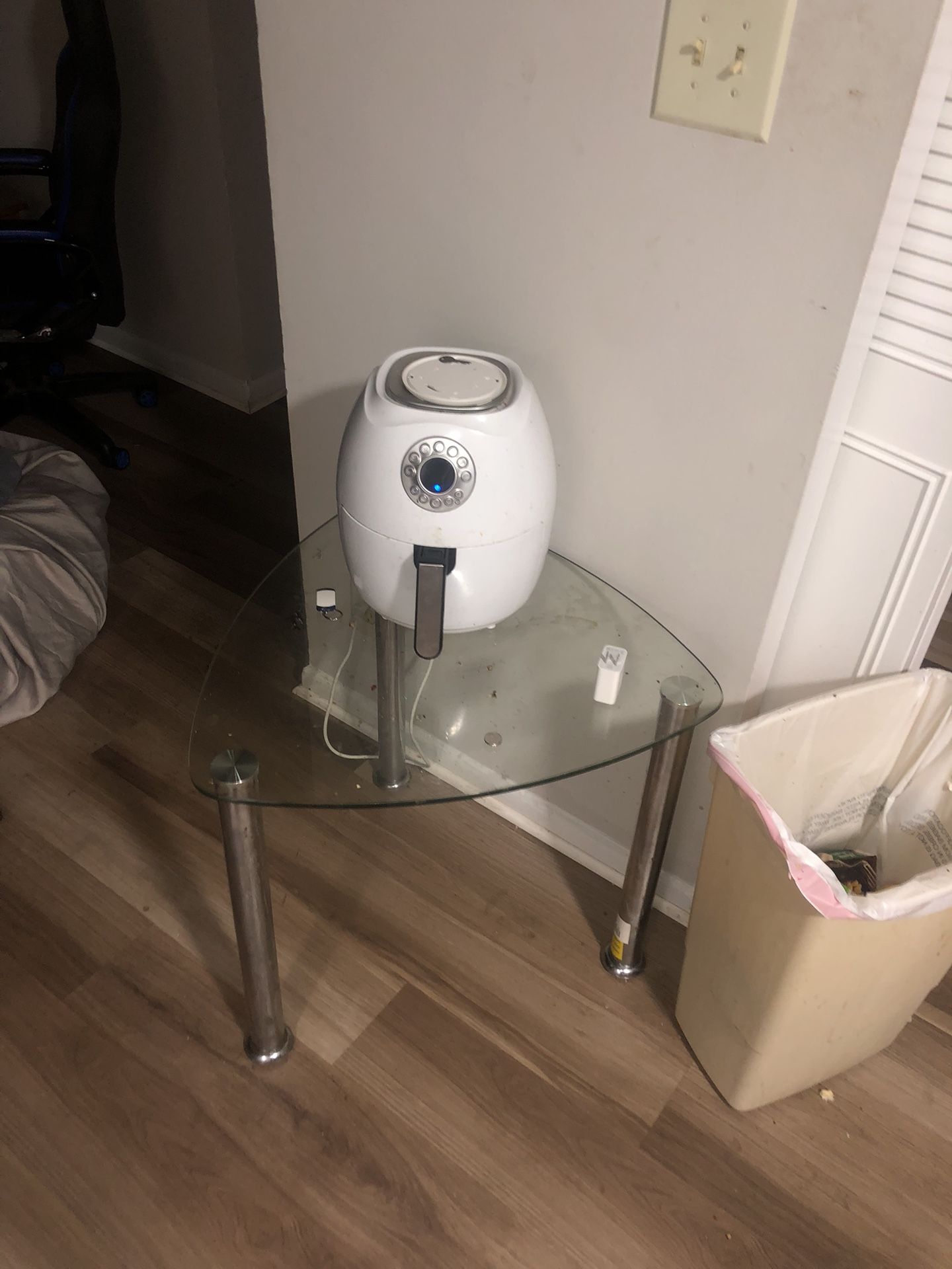 Air Fryer And Or Glass Table 