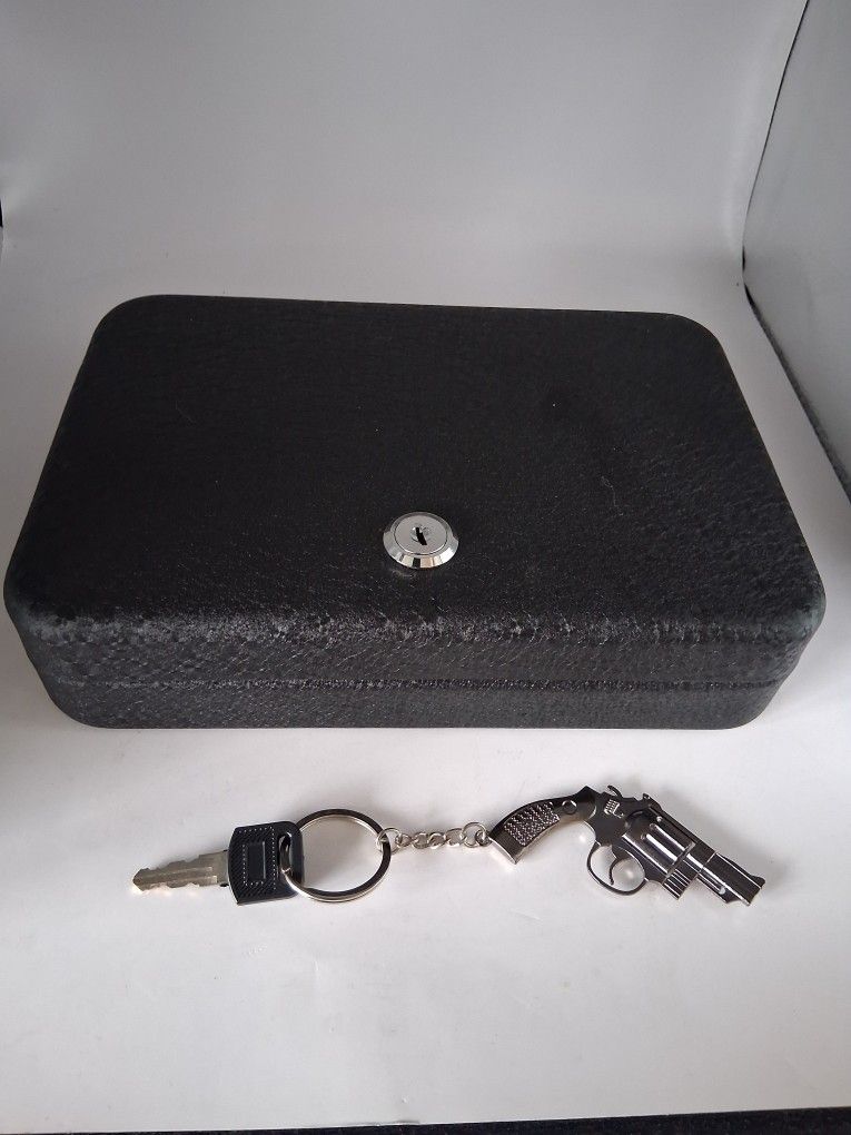 Portable Gun or Valuable Safe w/ Key