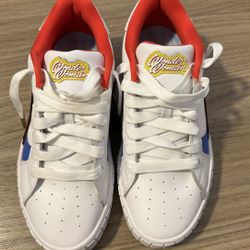Puma Cali Star DC Justice League Wonder Woman Size 6,5 W
