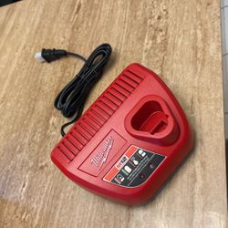 Milwaukee M12 Charger (NEW)