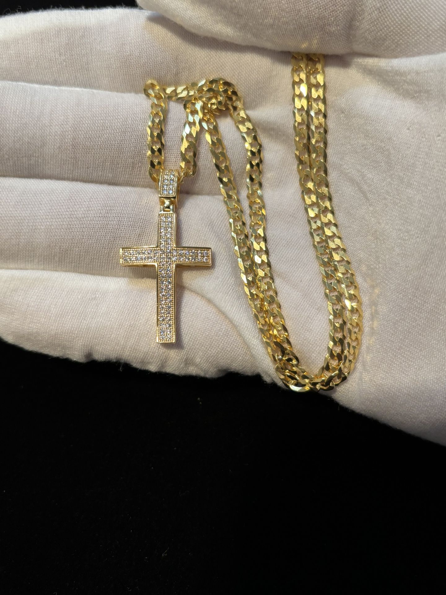 4mm Cuban With Moissanite Cross Pendant 925