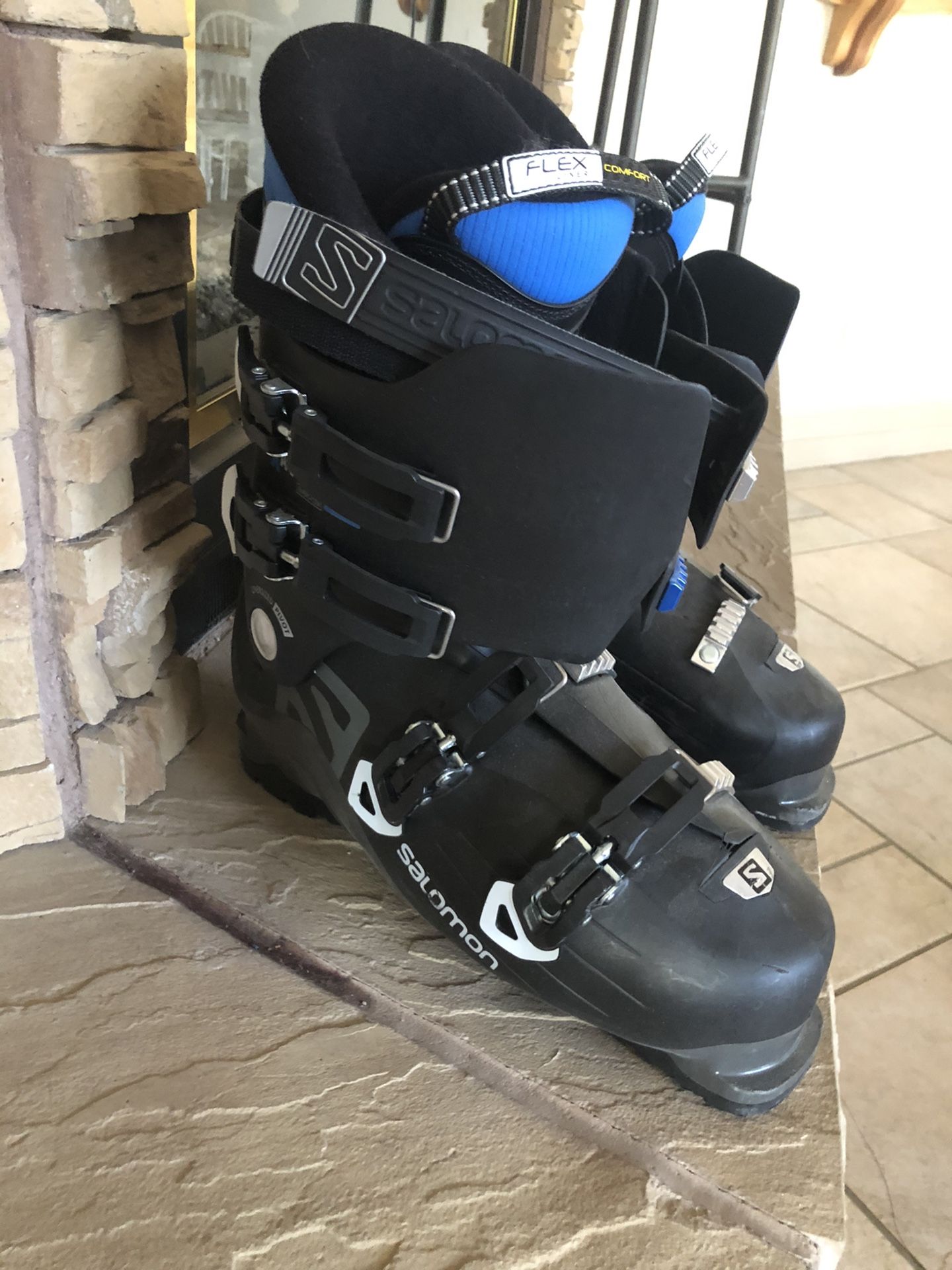 Salomon Access Ski boots