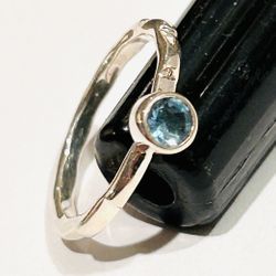 925 Sterling Silver Blue Topaz Ring Band Size 6