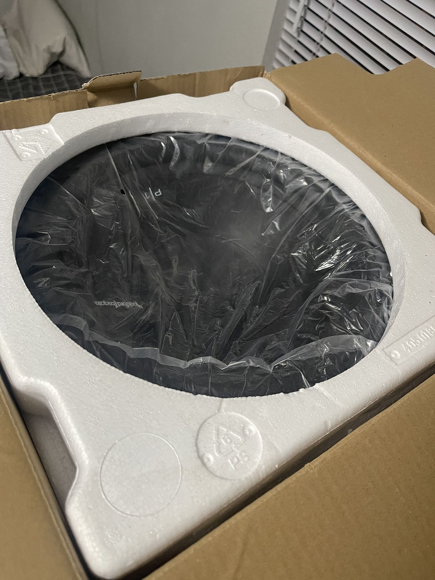 Subwoofer Box 12”s W/Box Amplifier