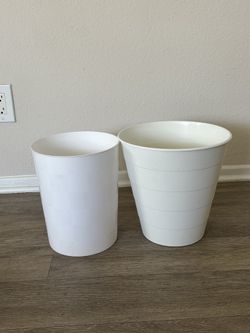 Set of 2 White Trash Cans - New
