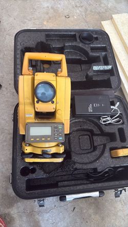 Topcon theodolite