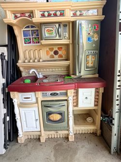 Play kitchen