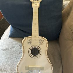 Coco Guitar Bucket