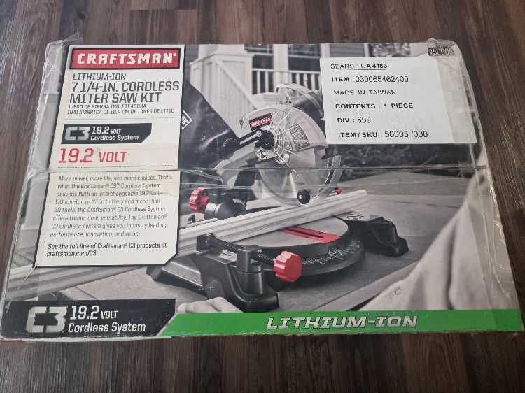 CRAFTSMAN V20 Miter Saw Kit, 7-1/4 inch, Cordless, Battery and Charger  Included (CMCS714M1) for Sale in Phoenix, AZ OfferUp