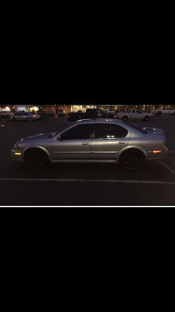 2003 maxima for sale !PRICES NEGOTIABLE TALK TO ME ! Works need to be done