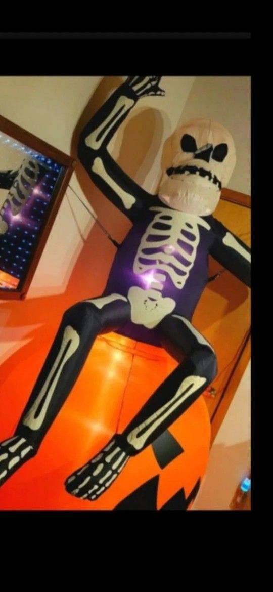 Halloween: New Indoor/outdoor 8' Totally Ghoul, Inflatable Air Blown Lighted Skeleton on Pumpkin, firm