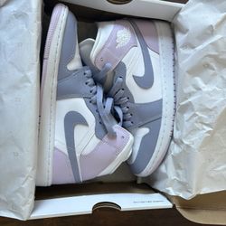 Jordan 1 Mid "Indigo Haze/Doll/White"