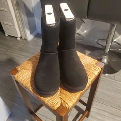 UGG BOOTS SZ 12 BLK