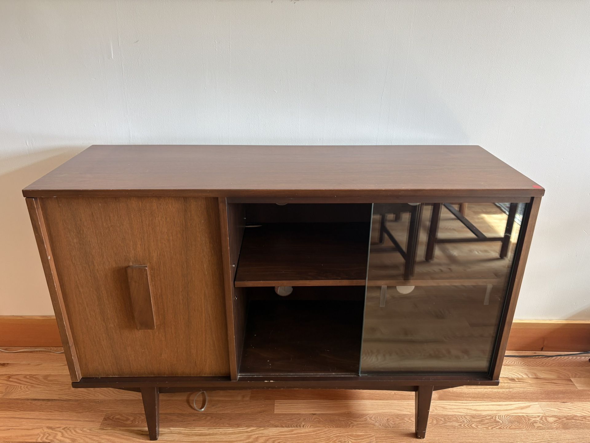 Vintage Walnut Credenza – Mid-Century Modern