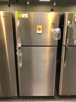 Frigidaire Top Freezer Refrigerator CN6