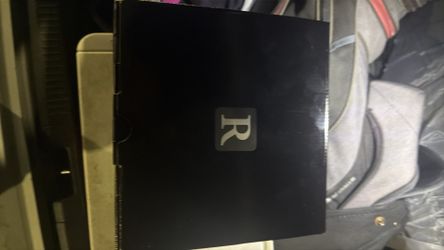 Canon R100