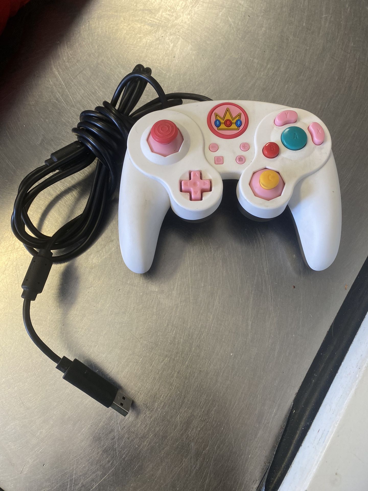 Switch - PDP Super Mario Princess Peach Nintendo Gamecube Style Controller