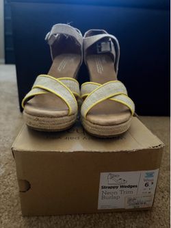 Tom’s Strappy Wedges Size 6.5