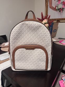 Michael Kors Jaycee has Large Backpack