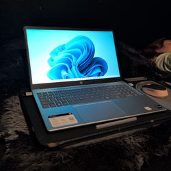 HP LAPTOP -15 - Touchscreen Display - (Windows 11, Intel i7) 