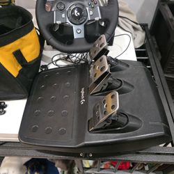 Logitech G920 Steering Wheel And Pedals 