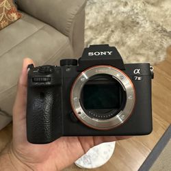 Sony - Alpha a7 III Mirrorless 4K Video Camera (Body Only) - Black