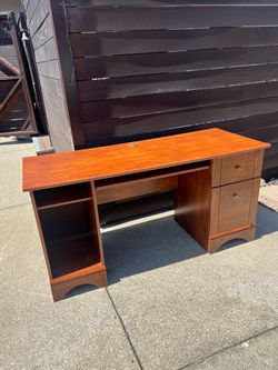 Free wooden desk